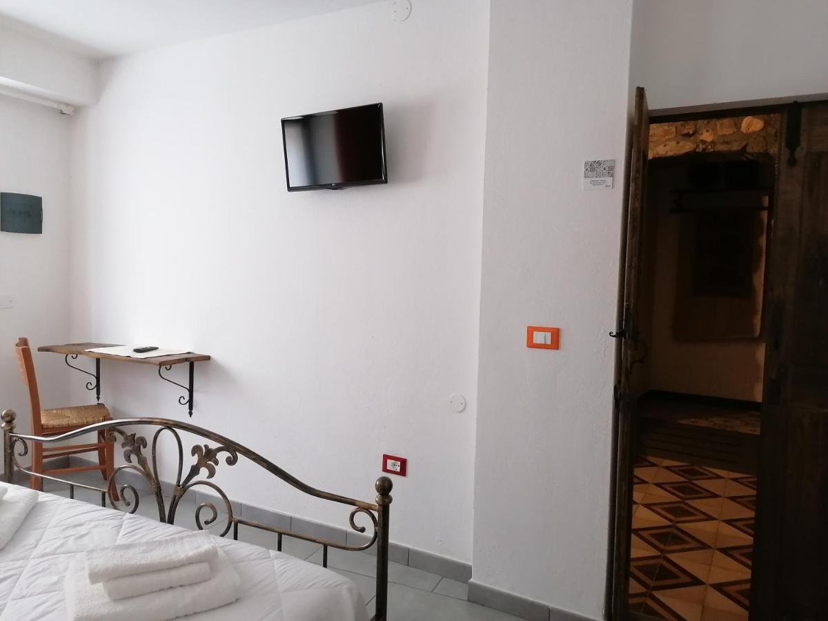Deiana Acomodação com café da manhã Santu Lussurgiu Exterior foto