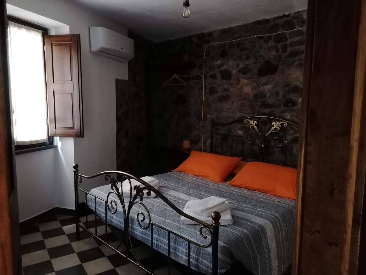 Deiana Acomodação com café da manhã Santu Lussurgiu Exterior foto