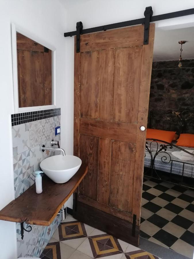 Deiana Acomodação com café da manhã Santu Lussurgiu Exterior foto