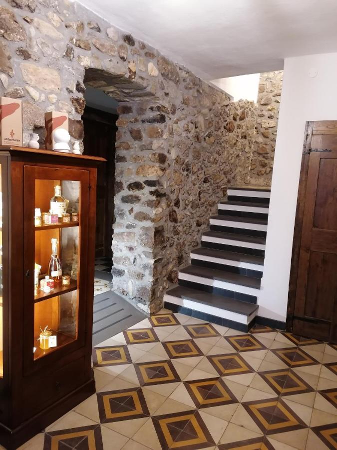 Deiana Acomodação com café da manhã Santu Lussurgiu Exterior foto